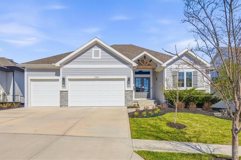 17321 Bradshaw St, Overland Park, KS 66221