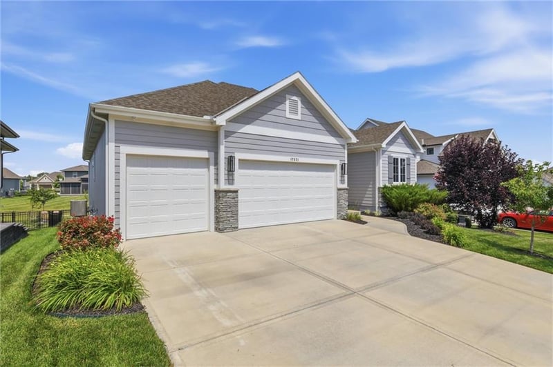 17321 Bradshaw St, Overland Park, KS 66221