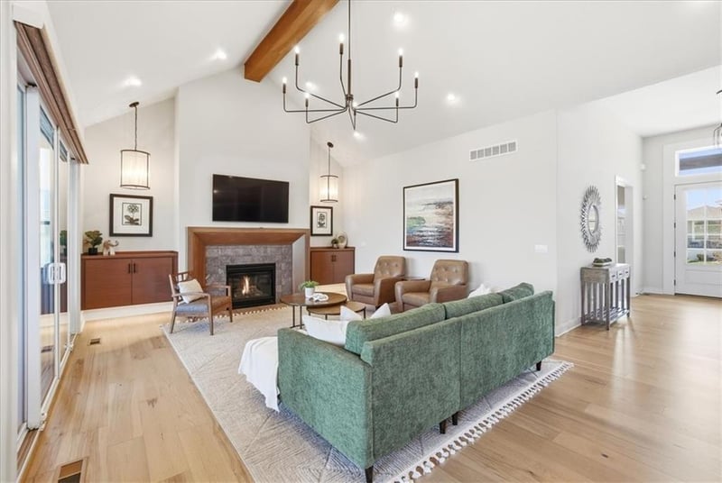 17321 Bradshaw St, Overland Park, KS 66221