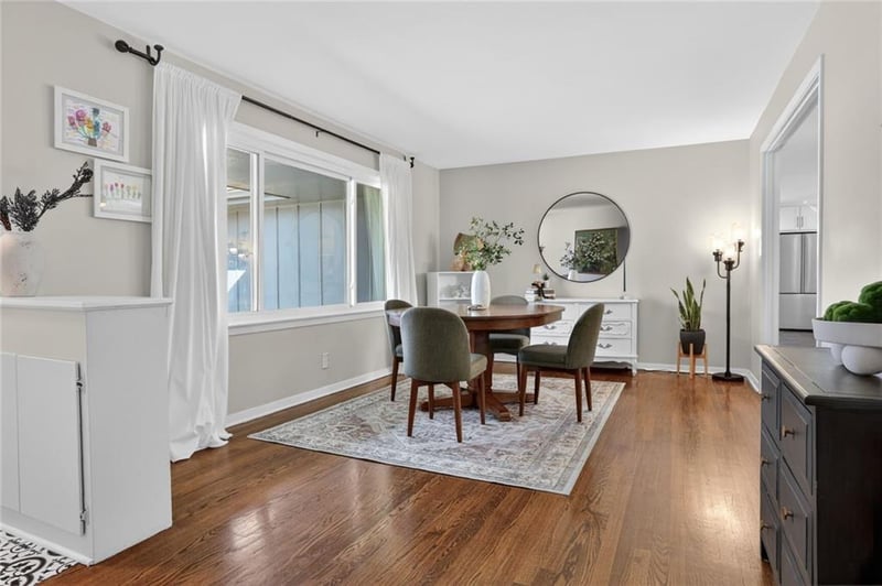 8309 Travis Ln, Overland Park, KS 66212