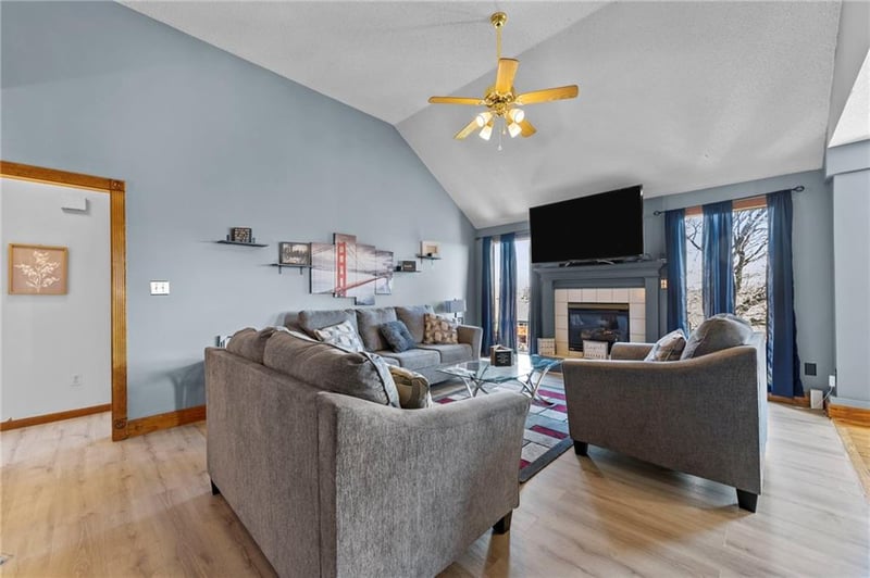 9012 110th St, Kansas City, MO 64157