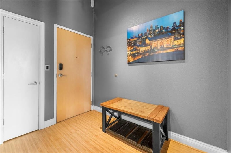 609 Central St #1507, Kansas City, MO 64105