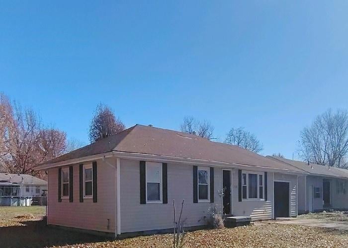 2300 Sunset Ave, Baxter Springs, KS 66713