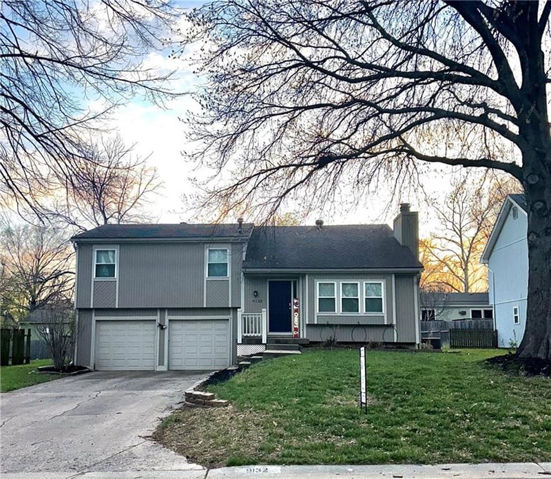 9132 Darnell St, Lenexa, KS 66215