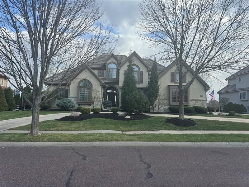 14001 Dearborn St, Overland Park, KS 66223