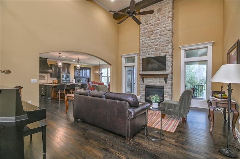 15721 Ballentine St, Overland Park, KS 66221