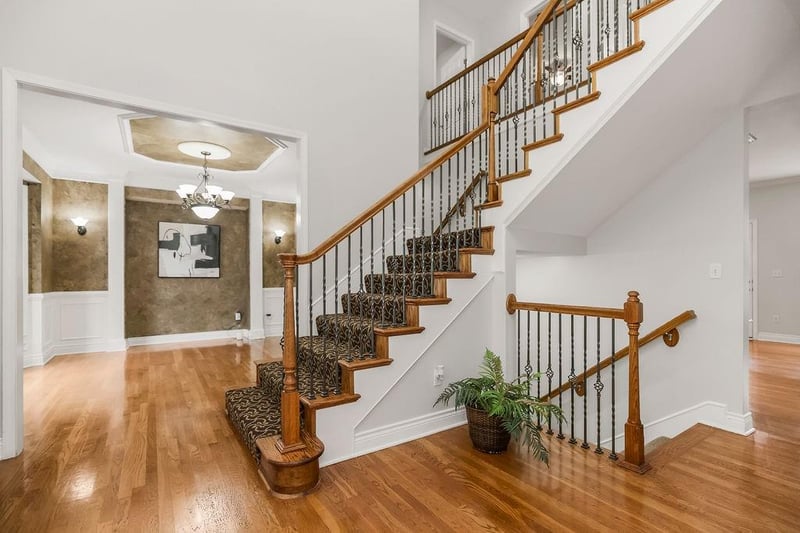 637 NE Sundance Trl, Lee's Summit, MO 64086