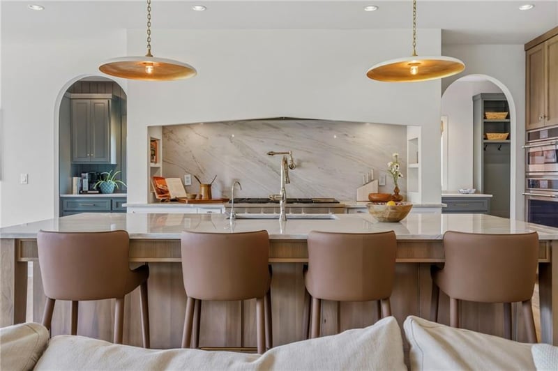 16920 Rosehill St, Overland Park, KS 66221