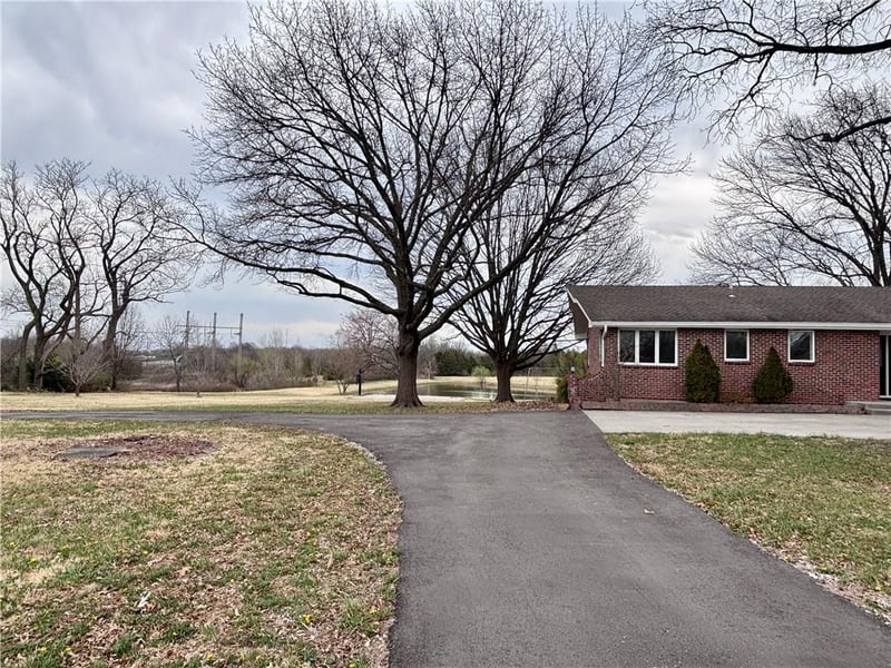 19305 Lowell Ave, Stilwell, KS 66085
