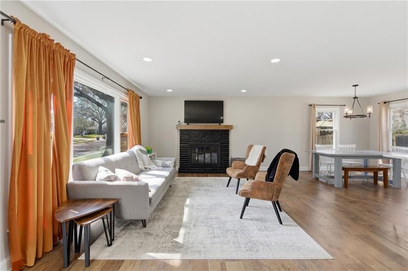 5710 100th Ter, Overland Park, KS 66207