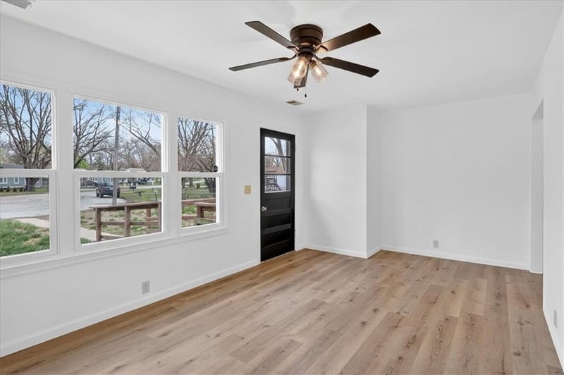 7256 Hasbrook Ave, Kansas City, KS 66111