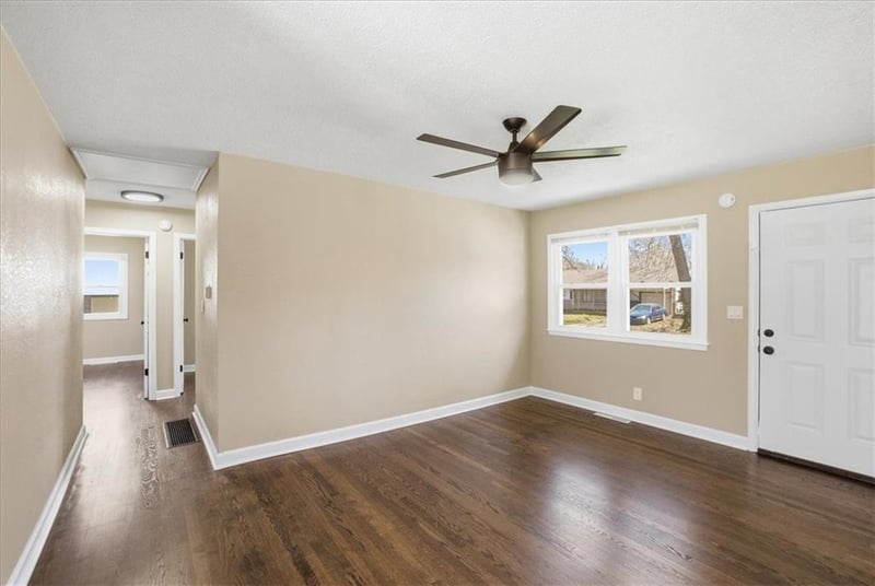 2510 Crescent Ave, Independence, MO 64052
