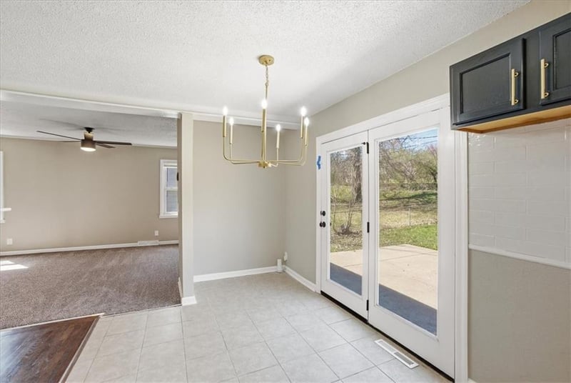 2510 Crescent Ave, Independence, MO 64052