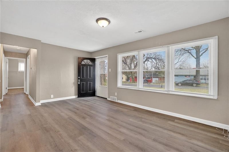 11302 Manchester Ave, Kansas City, MO 64134