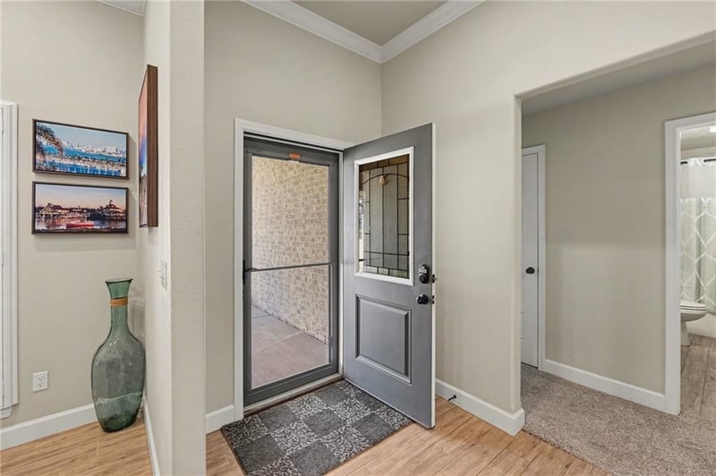8282 Gleason Rd, Lenexa, KS 66227
