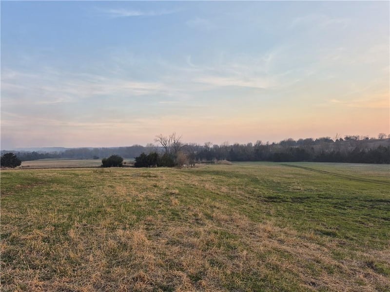 2349 160 Hw, Longton, KS 67352