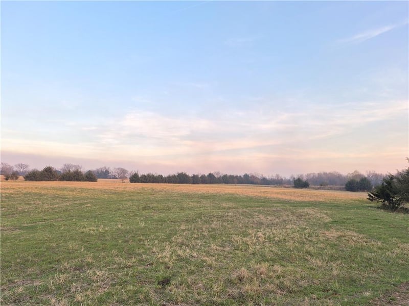 2349 160 Hw, Longton, KS 67352