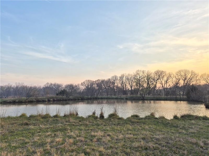 2349 160 Hw, Longton, KS 67352