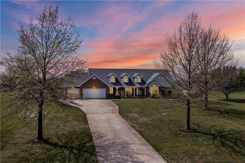 14 260 Rd, Warrensburg, MO 64093
