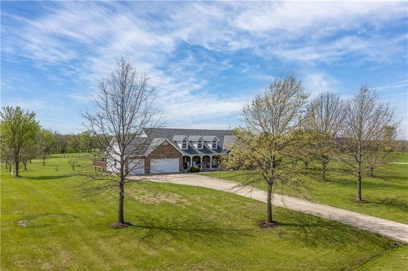 14 260 Rd, Warrensburg, MO 64093