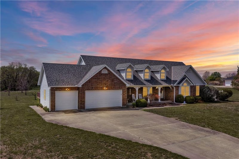 14 260 Rd, Warrensburg, MO 64093