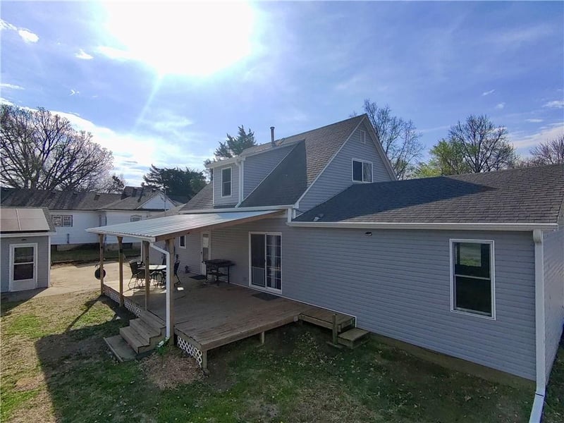 108 5th St, Lebo, KS 66856