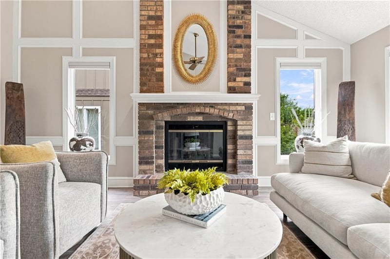 12025 Hemlock St, Overland Park, KS 66213