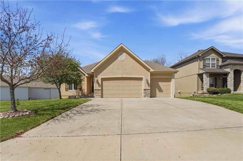 8806 Norton Ave, Kansas City, MO 64156