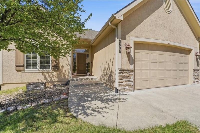 8806 Norton Ave, Kansas City, MO 64156