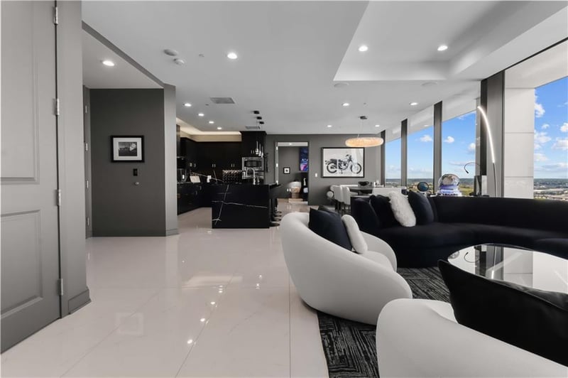 700 31st St #702, Kansas City, MO 64108