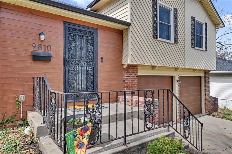 9810 Hardesty Ave, Kansas City, MO 64137