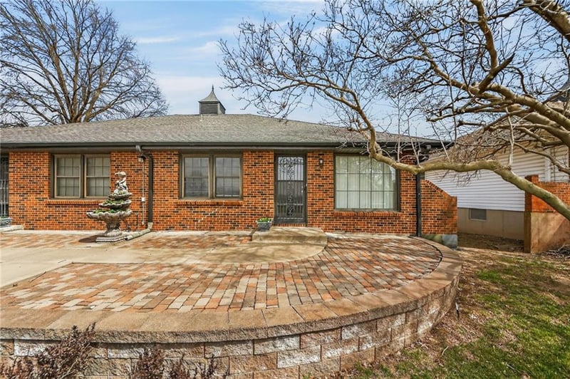 4415 Sterling Ave, Kansas City, MO 64133