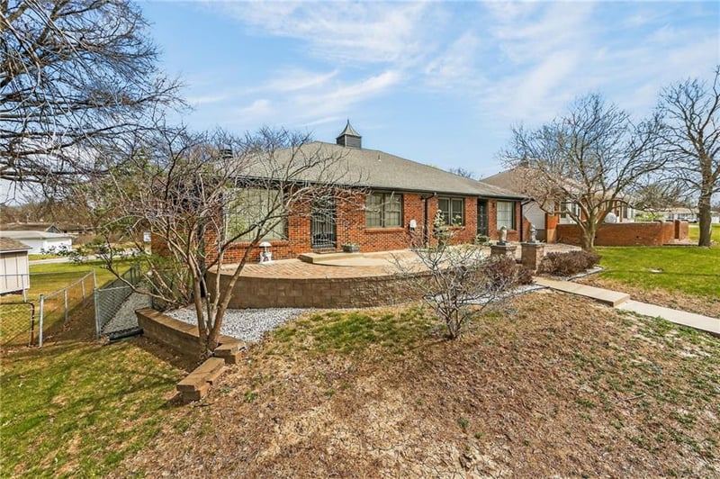 4415 Sterling Ave, Kansas City, MO 64133