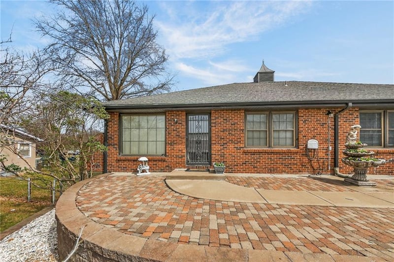 4415 Sterling Ave, Kansas City, MO 64133