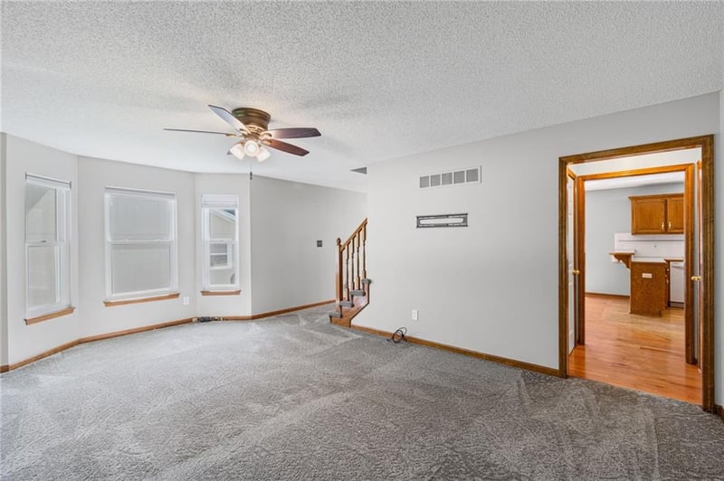 15801 2nd St, Independence, MO 64050