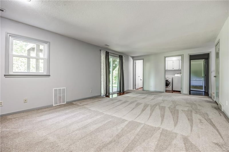 1215 Patterson St, Leavenworth, KS 66048