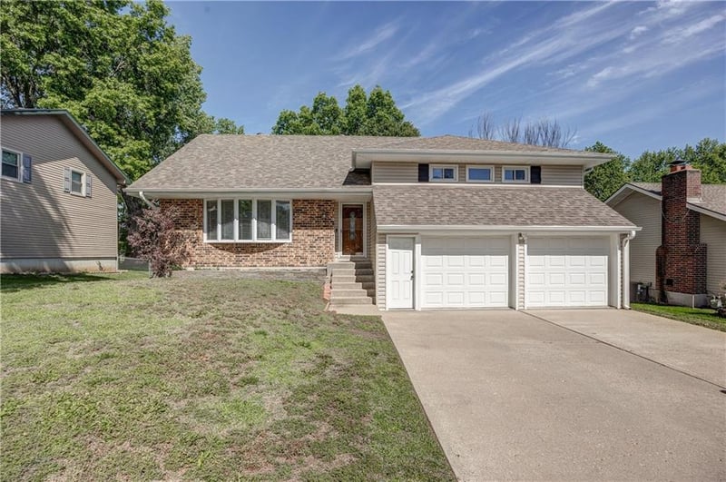 1215 Patterson St, Leavenworth, KS 66048