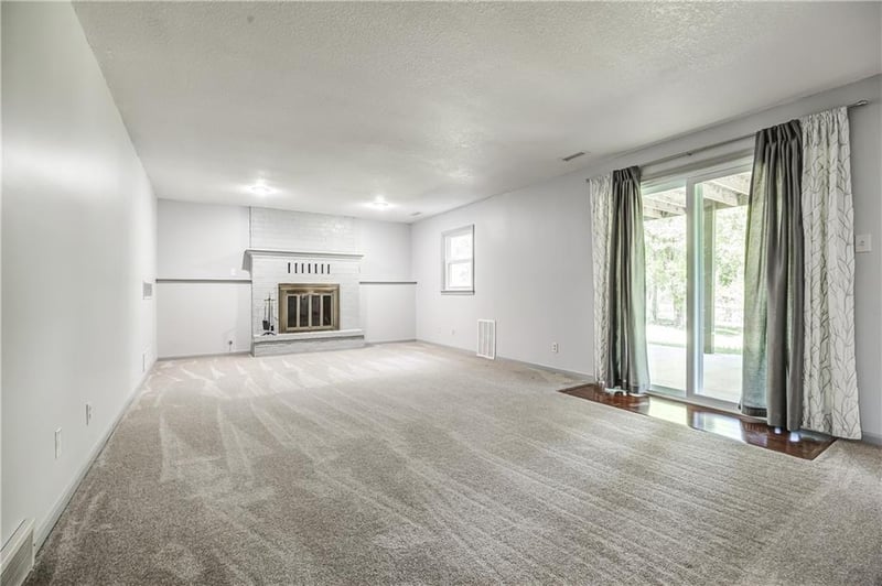 1215 Patterson St, Leavenworth, KS 66048