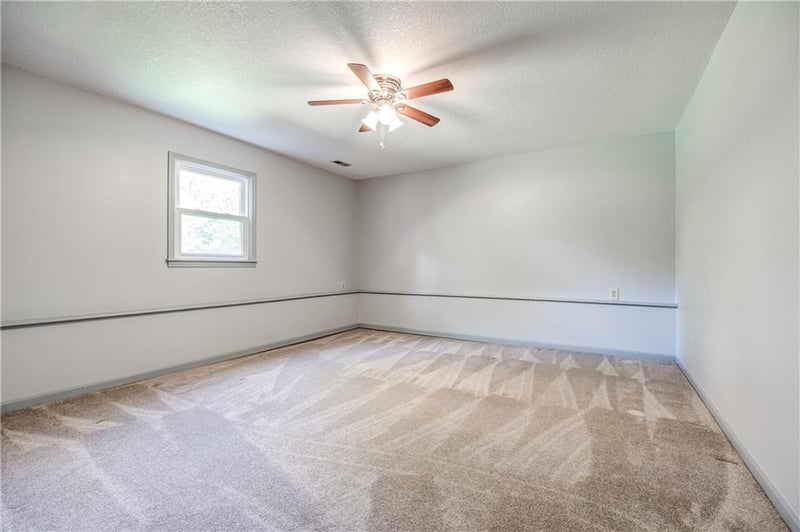 1215 Patterson St, Leavenworth, KS 66048