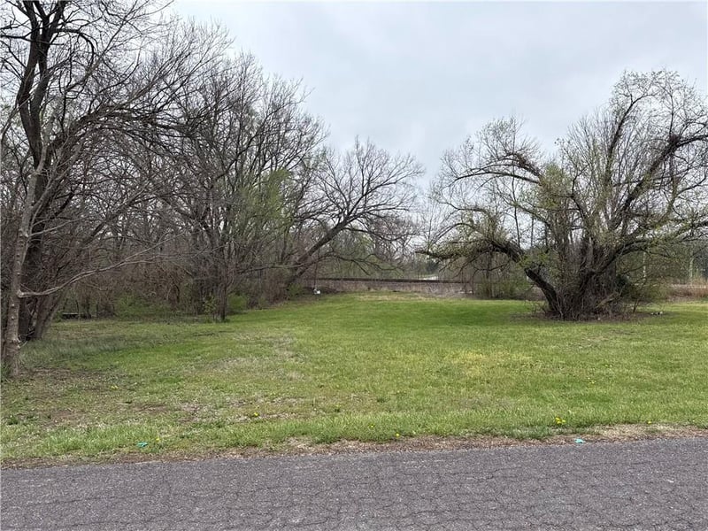 5th St, Edgerton, KS 66021