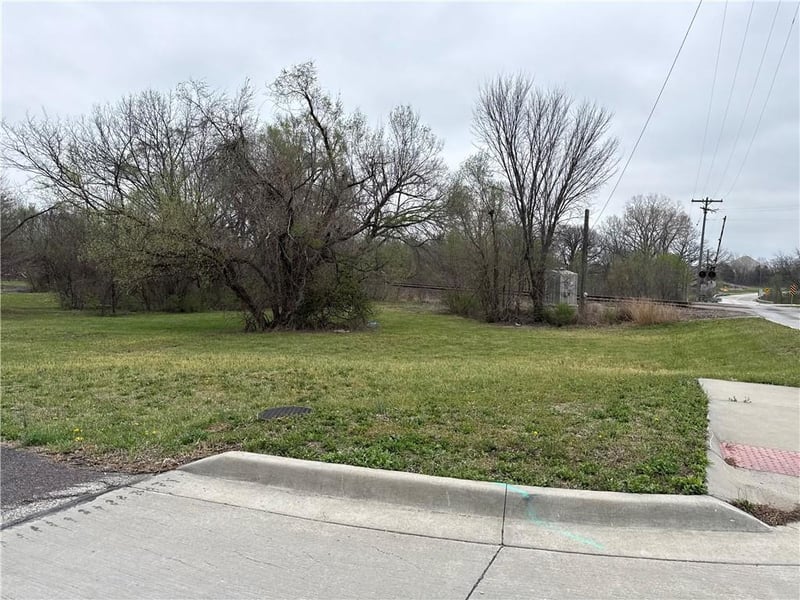 5th St, Edgerton, KS 66021