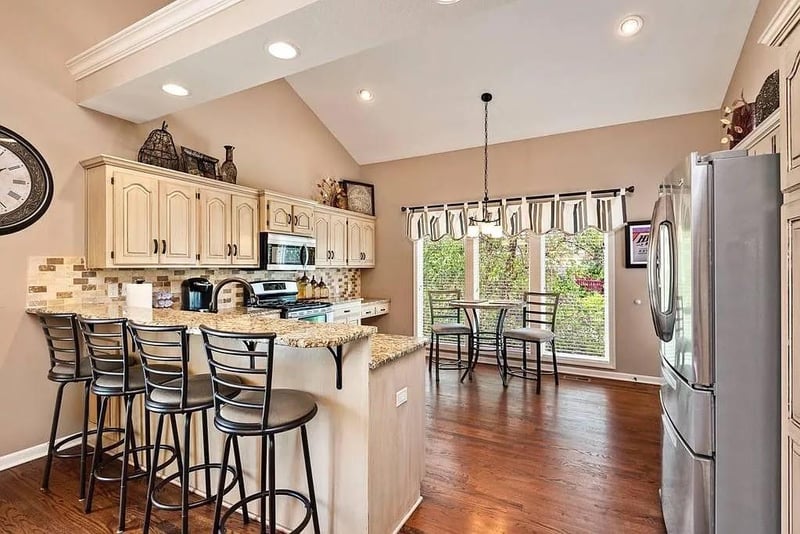 7320 85th Ter, Kansas City, MO 64153