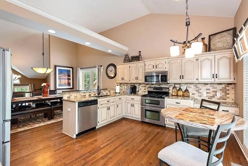 7320 85th Ter, Kansas City, MO 64153