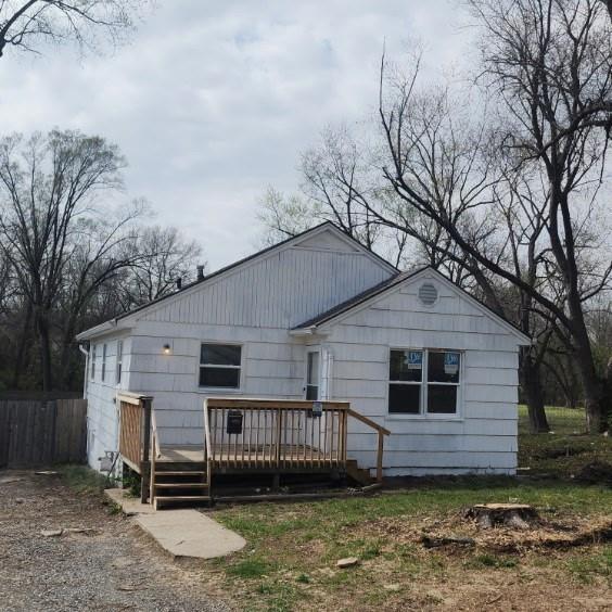 2524 Race Ave, Independence, MO 64052