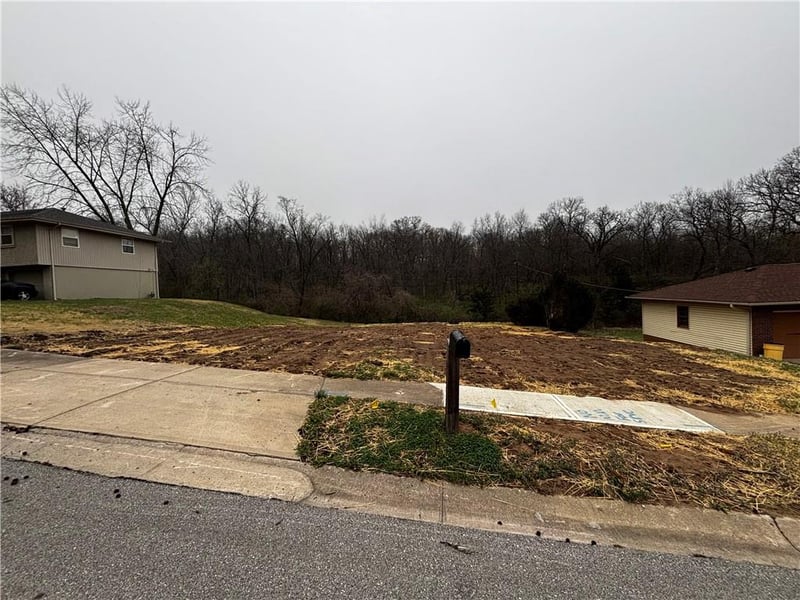 6210 Freeman Ave, Kansas City, KS 66102