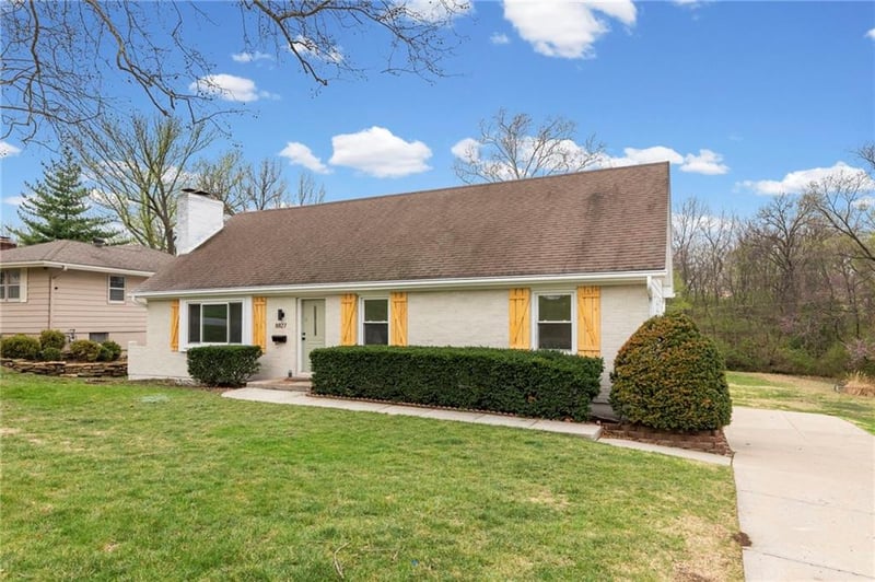 8827 Sni A Bar Rd, Kansas City, MO 64133