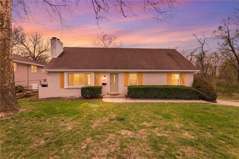 8827 Sni A Bar Rd, Kansas City, MO 64133