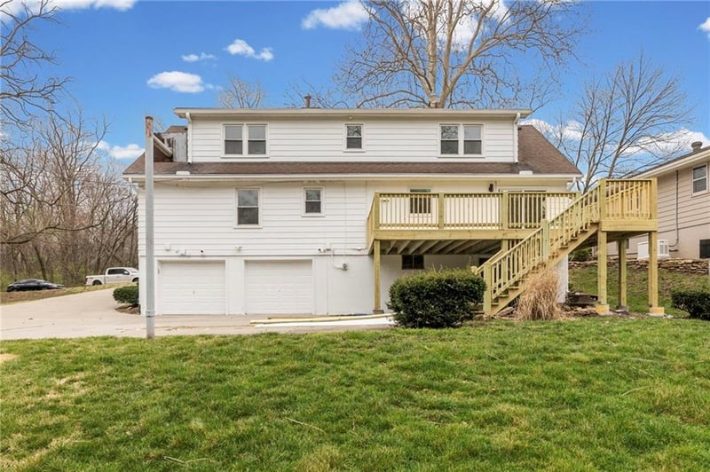 8827 Sni A Bar Rd, Kansas City, MO 64133