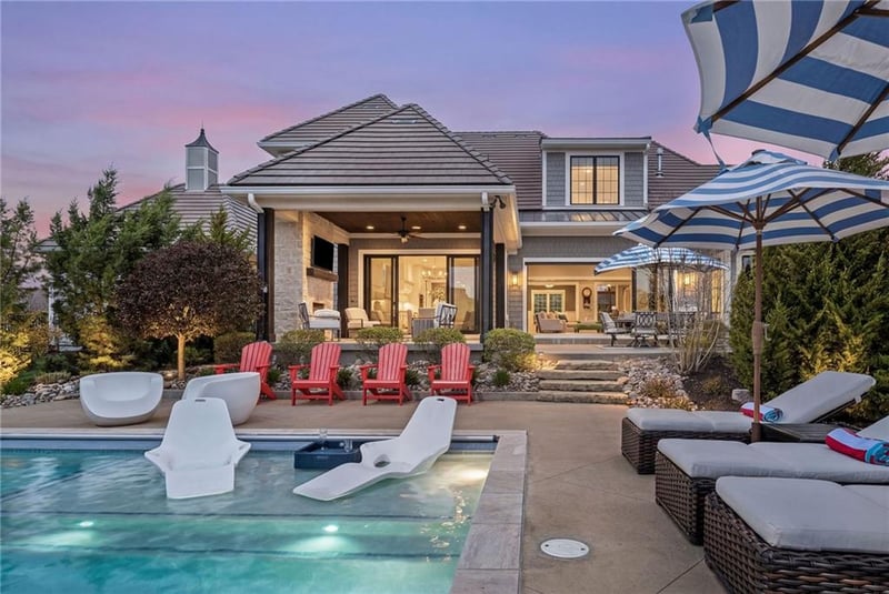 16913 Bond St, Overland Park, KS 66221