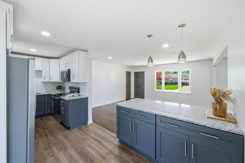 3105 Porter Rd, Independence, MO 64055